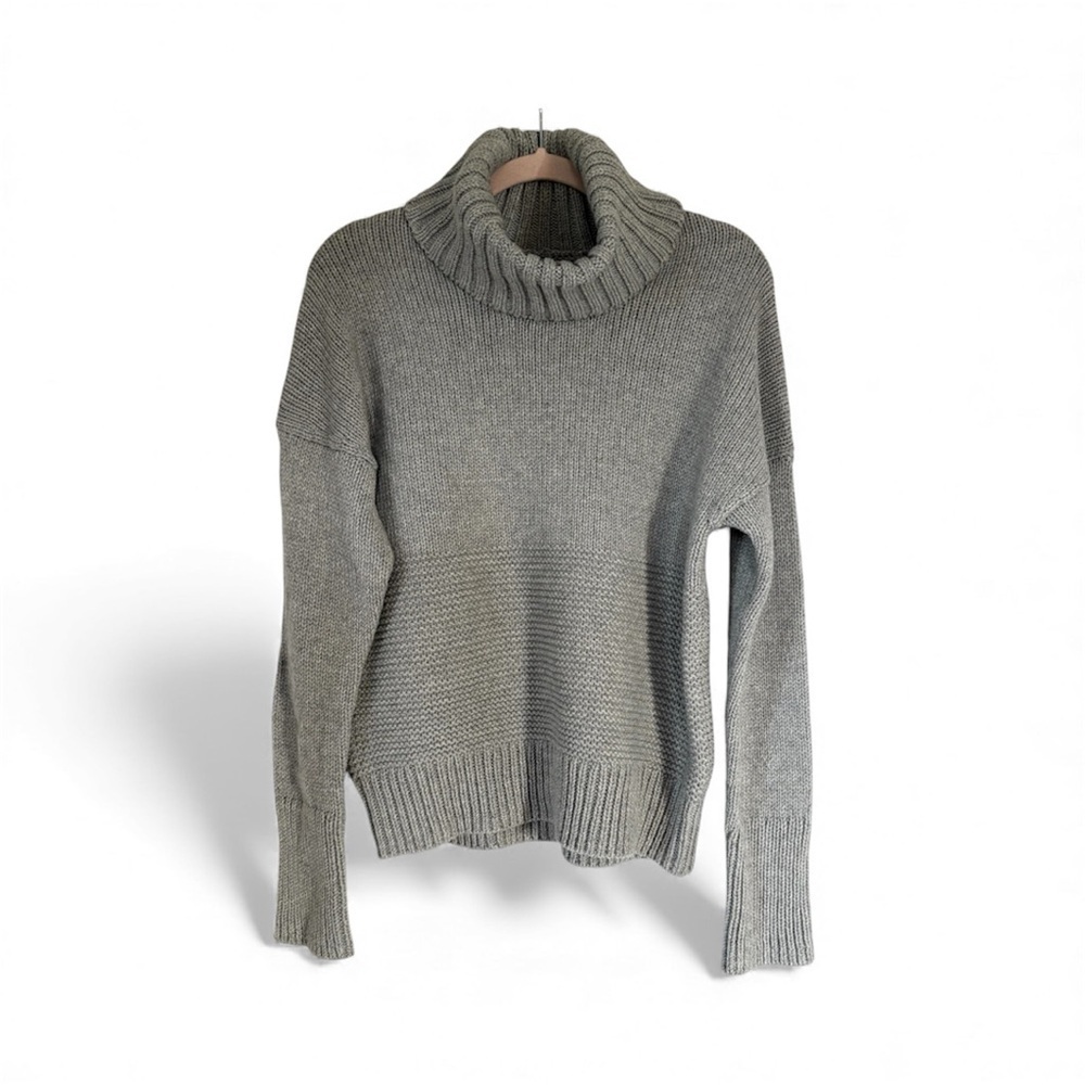 GAP Wool-Blend Chunky Turtleneck Sweater – Gray – Women’s Large